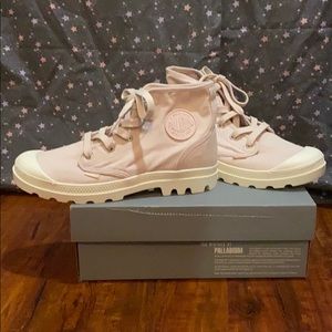 Size 10 Palladium Pampa Hi Shoes